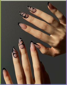 Explore the latest nail trends for 2024! From pearlescent nails to pastel marble designs, these manicure ideas are a must-try. Get inspired and elevate your nail game this year! Minimal Long Nails, Pointed Acrylic Nail Designs, Dagger Nail Art, Colorful Bottles, Paznokcie Hello Kitty, Smink Inspiration, Blue Nail