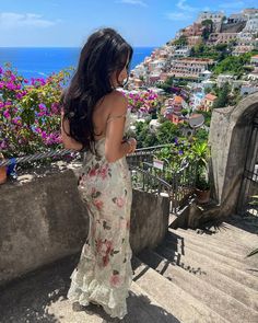 Instagram Photo Inspiration Summer, Summer Europe Trip, Italy Dress, Beauty In Everything, Golden Blonde Hair, Summer Picture Poses, Resort Fashion, Italy Outfits, Lazy Day Outfits