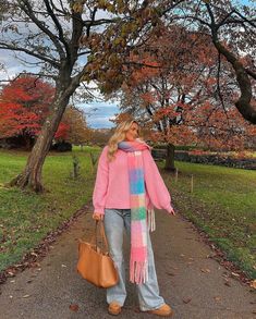 Looks Adidas, 00s Mode, Stile Blair Waldorf, Adrette Outfits, Comfy Fall Outfits, Winter Outfits Aesthetic, Skandinavian Fashion, Looks Street Style, Cute Winter Outfits