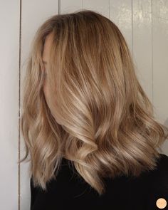 Hair Colour Dark Blonde, Dark Blonde Beige Hair, Honey Blonde Highlights On Dark Blonde Hair, Blonde Soft Autumn, All Over Honey Blonde Hair Color, Blonde For Warm Undertones, Warm Blonde Hair With Lowlights, Dark Blonde Honey Hair, Bronzed Blonde Hair