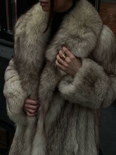 Fur Coat Aesthetic, Stile Blair Waldorf, Haikou, Mob Wives, Winter Aesthetic, Looks Chic, Fur Fashion