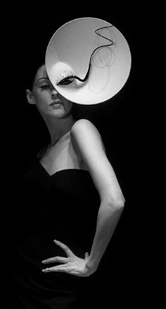 Phillip Treacy hat. Love how a body feature has been incorporated into this piece, works really well Philip Treacy Hats, Philip Treacy, Cecil Beaton, Tv Movie, Samhain, Beautiful Hats