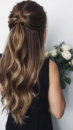 Summer Hairstyles Galore: 15 Easy & Cute Looks for Every Hair Length! - Cheerful Talks Light Brown Hair Styles, Nye 2025, Brown Hair Styles, Summer Hairdos, Gala Hair, Light Brunette Hair, Rambut Brunette, Cute Summer Hairstyles