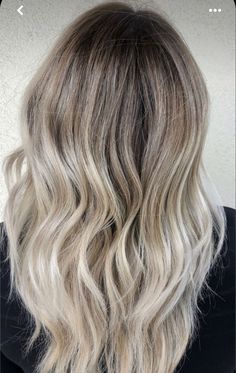 Fall Blonde Hair Root Melt, Blonde Hair With Dark Root Melt, Root Melt Balayage Blonde, Icy Blonde Baylage, Root Shadow Ash Blonde, Shadow Root Blonde Balayage Fall, Mushroom Blonde Root Melt, Blonde Balayage Smudged Root, Ashy Root Smudge