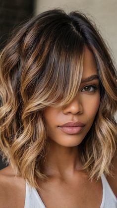 Best Guides for Classic Lob Balayage 🍂 Layered Bob Hairstyles For Thick Hair, Balayage Hair Shoulder Length, Lob Balayage, Jlo Hair, Balayage Hair Caramel