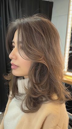 21 Irresistible Milk Tea Hair Colors for a Trendy New Look Milk Tea Ash Brown Hair Color, Milk Tea Ash Brown Hair, Milk Tea Ash Hair Color, Chunky Blonde Highlights, Stylish Hair Colors, Hair Color Inspiration