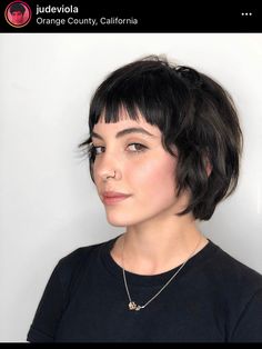 Choppy Bob Hairstyles With Bangs Fringes, Shag Bob Thick Hair, Layered Pixie Haircuts With Bangs, Short Shullet, Italian Bob Haircut With Bangs, Short Hair With Short Bangs, Baby Bangs Short Hair, Short Shaggy Bob With Bangs, Shag Short Hair