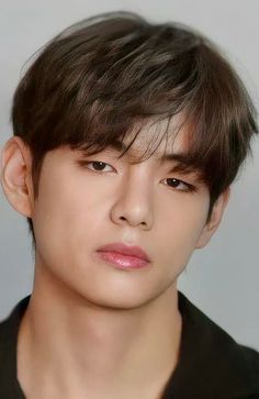 Taehyung Straight Face, Kpop Haircut, Korean Haircuts, Asian Boy Haircuts, Two Block Haircut, Basic Hairstyles, Asian Man Haircut, Korean Men Hairstyle, Korean Haircut