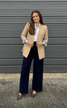 Work Outfit Office, Clothing Guide, Pants Women Fashion, Blazer Style, Artist Outfit, Style Aesthetic, The Royal Family, Dental Hygiene, Fashion Mistakes