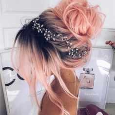 Gefällt 28 Tsd. Mal, 131 Kommentare - Hairstyles (@inspirehairstyles) auf Instagram: „Drop dead gorgeous “ Ideas Pelo, Peach Hair, At Home Hair Color, Wedding Hair Inspiration, Hair Coloring, Pretty Hair, Gold Hair