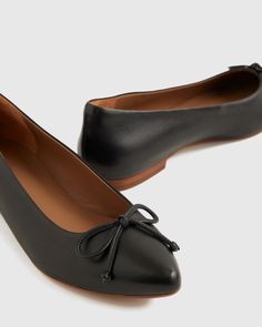 A study in the classics. Elevate your look with our buttery soft Italian Leather Pointed Bow Flat. Made from luxe Italian leather with a timeless pointed toe and bow detail, these flats are as comfortable as they are polished.  | Quince | Women's Italian Leather Pointed Bow Flat in Black, Size 6 Pointy Flats, Bow Flats, Fabulous Shoes, 4 Inch Heels, Classic Shoes, Toe Designs, Elevate Your Look, Bow Detail, Nappa Leather