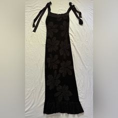 New Without Tags Free People Midi Dress. Black With Gold Floral Print. Slip Included. Black Fitted Maxi Dress For Vacation, Fitted Black Maxi Dress For Vacation, Convertible Maxi Dress, Velvet Bustier, Midi Tank Dress, Rush Dresses, Midi Dress Black, Flowy Maxi Dress, Floral Print Midi Dress