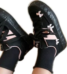 Black Harajuku Style Lace-up Sneakers, Pink Harajuku Sneakers For Spring, Harajuku Style Black Low-top Skate Shoes, Black Low-top Harajuku Skate Shoes, Black Harajuku Low-top Skate Shoes, Cute Black Lace-up Sneakers, Trendy Pink Lace Skate Shoes, Trendy Pink Skate Shoes With Laces, Cute Black Low-top Sneakers