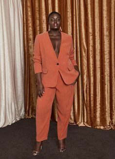 Plus Size Couture, Sneaker Outfit Ideas, Simple Favor, Fall Suit, Interview Style, Style Star, Press Tour, Orange Is The New Black, Hipster Fashion