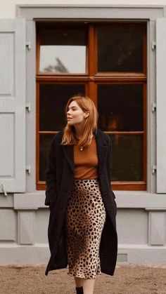 Thanksgiving Outfit Ideas That Will Make You the Star of the Dinner!🧡🍂 Step up your style game with this stunning Thanksgiving Outfit Ideas Women are obsessing over! Perfect for all your Fall Events, this look is the ultimate mix of chic and comfort. Not sure What To Wear Fall? Pair this outfit with Black Kitten Heels to elevate your look effortlessly. Whether you\'re attending an elegant Event Outfit gathering or keeping it relaxed with Lazy Day Outfits, this ensemble has you covered. Find m... Pastel Fall Outfits, Courtney Halverson, Service Outfits, Rust Palette, Pastel Clothes, Earthy Neutrals