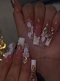 Easy Gem Nail Designs, September Birthday Nail Ideas, Acrylic Nail Designs With Charms, Neutral Aesthetic Nails, Nails W Initials, Cute But Simple Nails, Acrylic Nails With Bows, Nail Sets Short, Quince Nails Pink