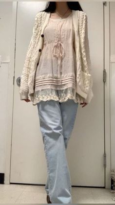 Dress Over Jeans, Teacher Fits, Clothes Board, Dr Closet, Mode Hippie, Mori Fashion, Dream Outfits, Dream Style, Cardigan Outfits