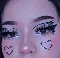 Heart Eyeliner, Eyeliner Designs, Makeup Drawing, Makeup Face Charts, Kawaii Makeup, Graphic Eyeliner, Swag Makeup