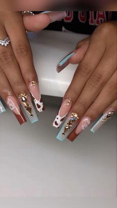 Vaquera Acrylic Nails, Long Acrylic Nails Western, Western Bling Nails, Spring Long Nails 2023, Ranchera Nails, Valentine Western Nails, Western Nails Acrylic Long, Western Design Nails, Vaquera Nail Ideas