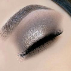 Purple Grey Eyeshadow, Cool Toned Eyeshadow Looks, Gray Makeup Looks, Gray Eyeshadow Looks, Grey Makeup Looks, Grey Smokey Eye Makeup, Grey Eyeshadow Looks, Silver Eyeshadow Looks, Gray Makeup