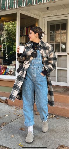 Overall Sweatshirt Outfit, Baggy Denim Overalls Outfit, Overalls And Dr Martens, Overall Cardigan Outfit, Barrel Leg Overalls Outfit, Overalls Cowboy Boots, Cord Overalls Outfit, Slouchy Overalls Outfit, Oversized Overalls Outfit Winter