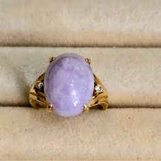 Stunning Lavender Jade Solitaire Ring In 750/ 18k Gold Setting / 2 Diamond Accents Size 7.5 Jade Engagement Ring, Lavender Jade, Ring Color, Solitaire Ring, Limited Time, Jade, 18k Gold, Lavender, Size 7