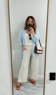 Styles For Summer 2024, Beachy Linen Outfits, White Pant Summer Outfits, Spring Outfits Linen Pants, Summer Cool Outfits Women, Two Piece Linen Outfit, Home Wear Women Casual Summer Outfits, Linen Spring Outfit, Work Linen Pants Outfit