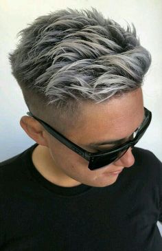 Short Queer Haircuts, Dyed Hair Men, Short Silver Hair, White Hair Color, Short Hair Images, Mens Hair Colour, Men Hair Color, Gray Hair Cuts, Short Hair Undercut