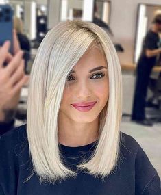 55 Examples That Prove White Blonde Hair Is In for 2023 Bright Dimensional Blonde, Bob Lung, 30 Hair Color, Cool Blonde Hair Colour, Platinum Blonde Hair Color, Icy Blonde Hair, White Blonde Hair, Blonde Layers, Cool Blonde Hair