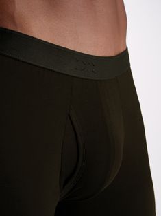 Our Jack trunks are cut for a streamlined, classic look with a fitted shape, classic open front and a longer leg. A fabric-covered waistband provides gentle skin contact. Crafted from an ultra-soft blend of 92% Pima cotton and 8% elastane for added stretch, they're the ideal choice for sleeping, lounging and all-day wear. The model is 6'2" / 189cm tall. He wears a size Medium. Short Gown Dress, Holiday Capsule Wardrobe, Cotton Dressing Gown, Silk Dressing Gown, Mens Trunks, Long Gown Dress, Merino Sweater, Linen Tshirts, Matching Family Pajamas