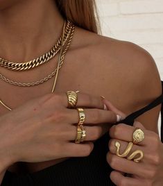 Rings Gothic, Chunky Gold Jewelry, Snake Rings, Nail Jewels, Bow Bracelet, Stacked Necklaces, Knuckle Ring