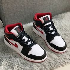 This Pair Is Brand New With Box! Shipped Within 2-3 Working Days After Purchase Women's Size Shoes If You Have Any Questions About Sizing, Please Feel Free To Message Me! No Owners Shoes, Jordan 1s Shoes, Jordan Retros For Women, Cool Sneakers Nike, Red White Black Jordans, Shoes Sneakers Jordans Women, Fresh Shoes For Women, Good Cheap Shoes, Nice Shoes Women Sneakers