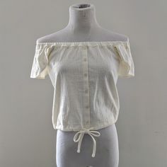 Gauzy Ivory Madewell Blouse With Button Front And Fluttery Sleeves Mannequin Measurements: Bust: 35" Waist: 26" Hips: 34" Cream Buttoned Top For Beach, Fitted Off White Summer Blouse, Fitted Off White Blouse For Summer, Off White Summer Blouse For Daywear, Off White Button-up Top For Summer, Fitted Off-white Summer Blouse, Summer Cream Button-up Blouse, Cream Retro Button-up Top, Cream Button-up Blouse For Daywear