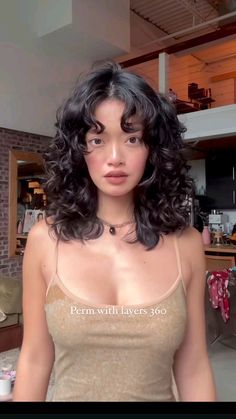 Short Wavy Hair Layers Shoulder Length, Midsize Curly Hair, 2c Haircut Bangs, Curly Haircut With Layers And Bangs, Curtain Bangs With Layers Medium Hair Curly, Curly 90s Haircut, 90s Layers On Curly Hair, Curly Shag Haircut Medium Curtain Bangs, Permed Black Hair