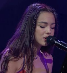 Hairstyle For Performance, Hairstyles For Olivia Rodrigo Concert, Guts Hairstyle, Guts Tour Hairstyles, Olivia Rodrigo Hairstyles Concert, Olivia Rodrigo Braids, Olivia Rodrigo Concert Hairstyles, Guts Tour Makeup Ideas, Olivia Rodrigo Concert Makeup Ideas