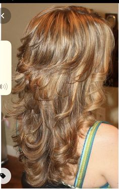 Layered Hair Curls, 80s Feathered Hair, Layer Wavy Hair, Pretty Hair Cuts, Flat Iron Curls, Hairstyles For Layered Hair, Haircuts For Wavy Hair, Hair Stylies