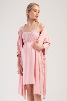 Experience ultimate comfort and elegance with our Organic Cotton Maternity Dressing Gown Set, thoughtfully designed for pregnant and postpartum women. This versatile nightgown set for pregnant women includes a soft, breathable nightgown and a matching kimono-style robe, perfect for both home and hospital use. Crafted from eco-friendly organic cotton, the set offers a gentle, skin-friendly feel, ensuring maximum comfort throughout pregnancy and beyond. The maternity kimono robe set is ideal for hospital stays, featuring an easy-access design for nursing and postpartum care. Whether you're preparing for delivery or looking for comfortable postpartum wear, this postpartum hospital gown set provides the perfect combination of style, functionality, and comfort for new and expecting moms. Key Fe Nursing Friendly Fitted Maternity Dress For Loungewear, Fitted Nursing Friendly Maternity Dress For Loungewear, Summer Maternity Loungewear Dress Nursing Friendly, Summer Maternity Sleepwear, Nursing Friendly, Spring Maternity Nursing Friendly Sleepwear, Pink Maternity Dress, Nightgown Sets, Mode Kimono, Hospital Gown