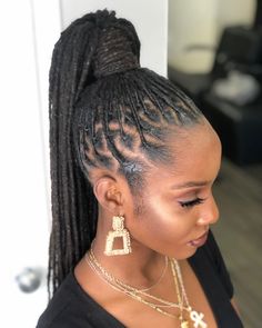 B.Rose auf Instagram: „High Pferdeschwanz für einen Geburtstag SLAY♊️ TEXT JETZT BOOK📲 (202) 440-4604. WEBSITE BALD #locs #locstyles #lochalo # menlocstyles ...“ Loc Ponytail, Text Now, Loc Nation, Formal Hairstyles For Long Hair, Loc Hairstyles, Beautiful Dreadlocks, Short Locs Hairstyles, Dreadlock Styles, Earth Goddess