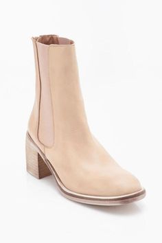 boots Chelsea Boot Outfits Women, Beige Chelsea Boots, Shoe Cleaner, Stacked Heel Boots, Back Care, Chelsea Boot Women, Heeled Chelsea Boots, Chelsea Boots Women, Leather Cushion