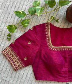 Banaras Pattu Blouse Designs, Khatwork Kurti, Machi Work, Embroidery Blouse Saree, Long Kurta Designs, Brocade Blouse Designs, Handwork Blouse, Maggam Blouse, Blouse Works