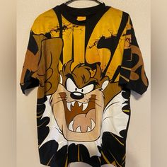 Size Xl Aop Single Stitch Brand New Looney Tunes Taz New Looney Tunes, Silk Tee, Levi Jeans 501, Mens Tee Shirts, Distressed Black Jeans, Kid Tees, Looney Tunes, Graphic Shirts, Tshirt Logo