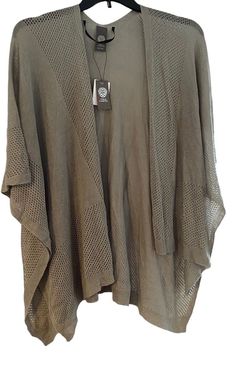 Women’s Vince Camuto green wrap. One size. Casual One Size Open Knit Poncho, Casual Open Knit Poncho One Size, Casual Open Knit Poncho, Casual Winter Open Knit Poncho, Green Drapes, Ruana Wrap, Green Wrap, Vince Camuto, The Hamptons