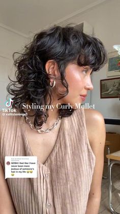 Short Curly Hair Styles, Curly Shag Haircut, Hair Styles For Women, Hair Inspiration Short, Short Curls, Haircuts For Wavy Hair