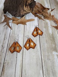 Check out this item in my Etsy shop https://www.etsy.com/listing/1368364202/coral-and-leather-earringsleather Leather Earrings As A Gift, Brown Leather Earrings For Gift, Chandbalis Earrings, Shoe Cobbler, Western Cowgirls, Coral Jewelry, Western Cowgirl, Light Weight Earrings, Leather Design