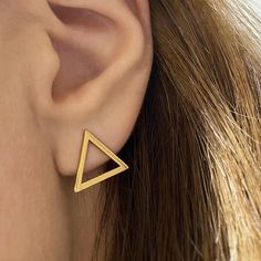 Triangle Stud earrings! ▸Handmade of Sterling Silver 925 that is 24k DOUBLE Gold filled High-quality gold finish that is made to last for a long time 😌 >> Handcrafted with love for you in Greece! Suitable for women of all ages! SIZE The diameter of the triangle is 0.55 inches - 1,4 cm. All Artiby jewelry comes in beautiful packaging, gift-ready. >>IS IT A GIFT? If you wish to send a personal message, please name it at the checkout process! ------------------------------------------- Simple Gold Studs, Minimalist Earrings Silver, Earrings Triangle, Triangle Earrings Stud, Studs Gold, Hematite Necklace, Triangle Studs, Tiny Star, Packaging Gift