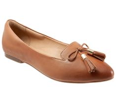 Wear these pointy-toe loafers with dress pants, a silk blouse, and your hair pulled into a bun -- major boss-lady vibes. From Trotters. Loafers With Dress, Trotters Shoes, Wide Shoes, Trotter, Footwear Design Women, Boss Lady, Leather Loafers, Silk Blouse, Shoes Boots