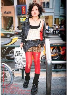 2000s Brother Aesthetic, Japan Street Fashion, Shoichi Aoki, Japan Punk, Fruits Magazine, Harajuku Punk, Red Tights, Harajuku Street, 일본 패션