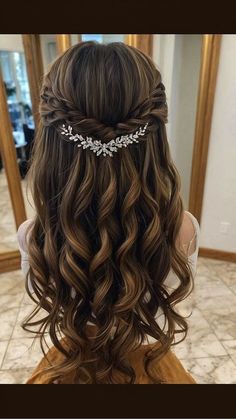 Conformation Hairstyles, Wedding Hairstyle Braid, Hair For Blondes, Sweet 16 Hair, Sweet 16 Hairstyles, Hair Step By Step, Bridesmaid Hair Inspo, Hairstyle Braid