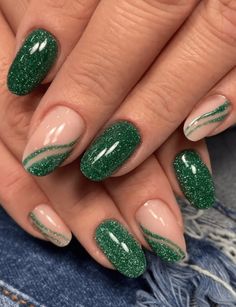 Dip Powder Nails Ideas Spring Flowers, Spring Green Nail Designs, March Nails Spring 2023, March Nails Spring Acrylic, Nail Designs With Green, Spring Nail Art Designs Classy, March Nails Spring Gel, Nail Ideas For March, March Nails 2023