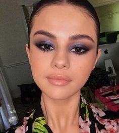 Machiaj Smokey Eyes, Purple Smokey Eye Makeup, Christmas Party Makeup, Selena Selena, Makeup 2018, Purple Smokey Eye, Celebrity Makeup Looks, Smink Inspiration